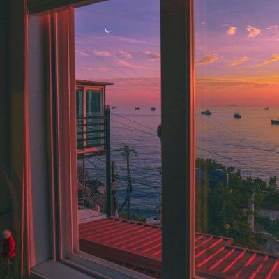 高中女生房子清洁